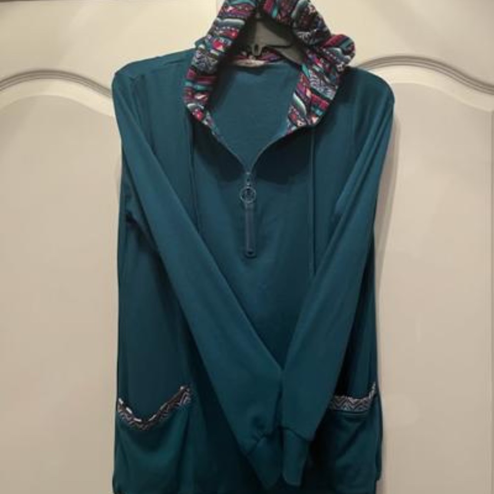 Gaharu M/Size Long Sleeve Hoodie w/Aztec Accent, Draw String, Zipper & Pockets.